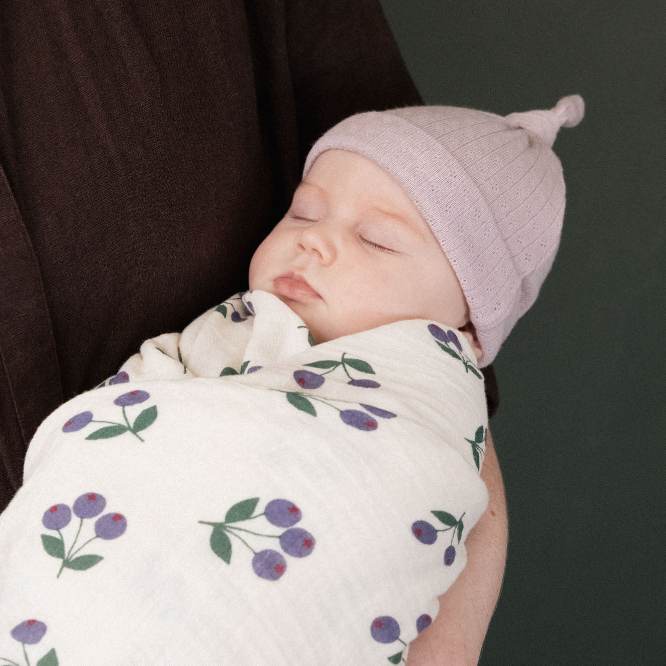 MUSLIN WRAP | Winter Berry Natural Print-Web-hover