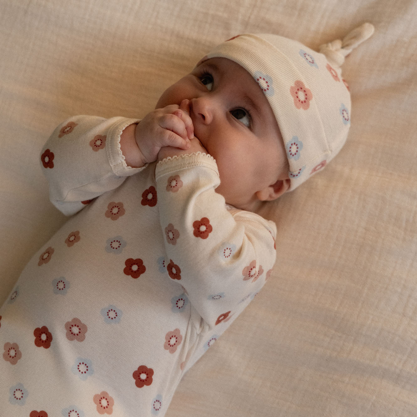 LONG SLEEVE BODYSUIT | Petite Flora Stamp Print-Extra Img - 1