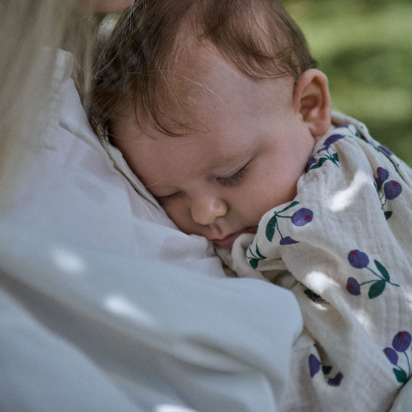 MEADOW BODYSUIT MUSLIN | Winter Berry Natural Print-Web-hover