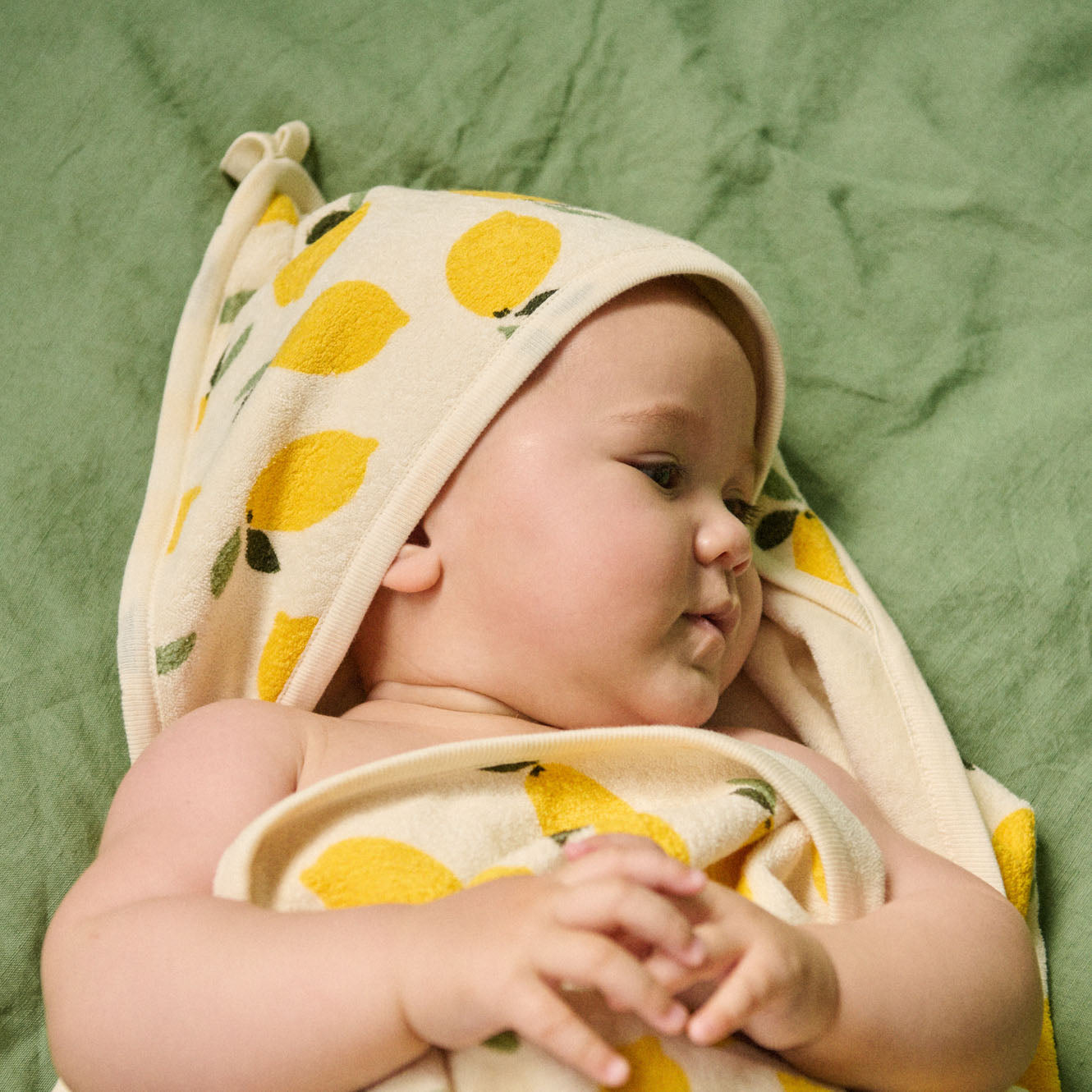 ORG COTTON HOODED TOWEL | Lemon Print Terry-Extra Img - 1
