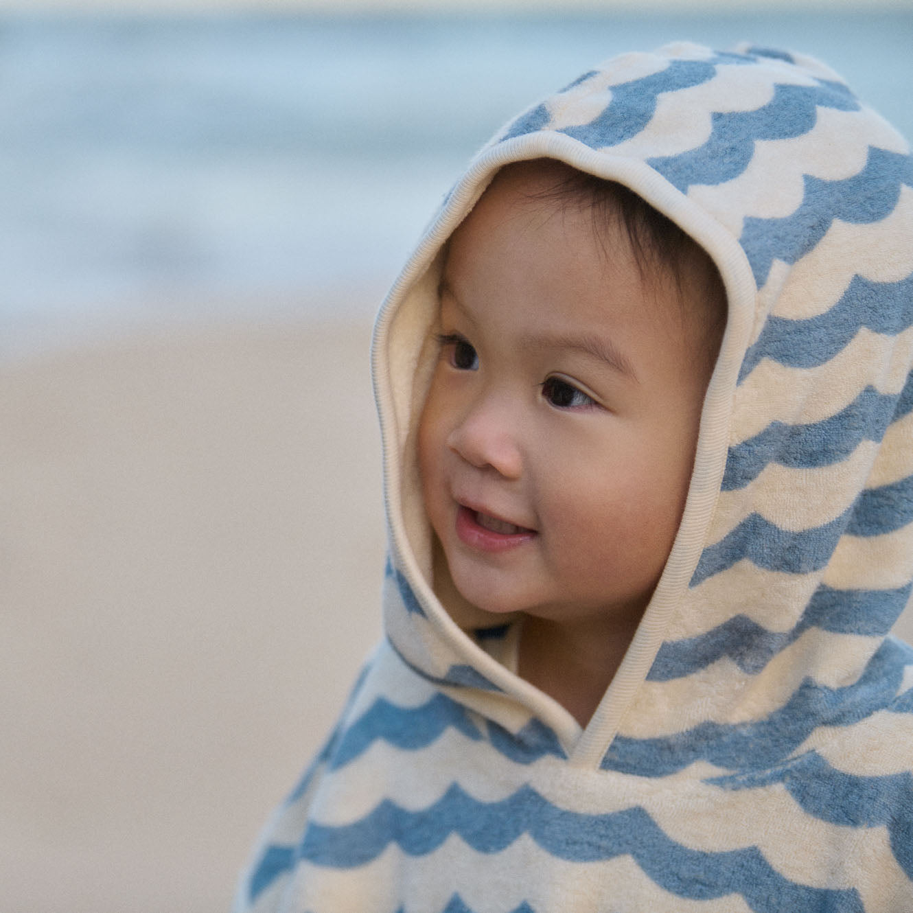 PONCHO TOWEL | Waves Print-Extra Img - 1