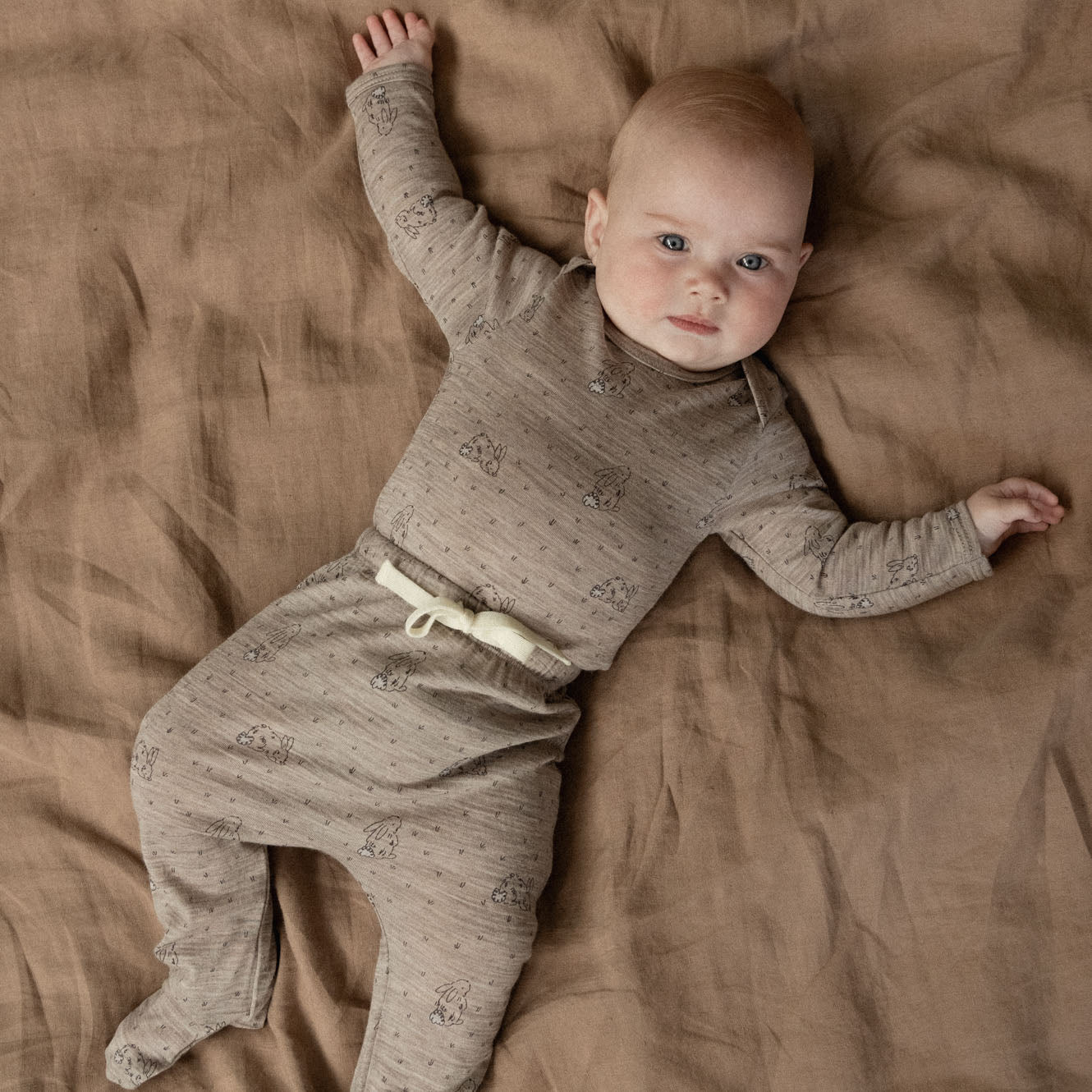 MER ESS L/S BODYSUIT | Bramble Burrow Print Merino-Web-hover